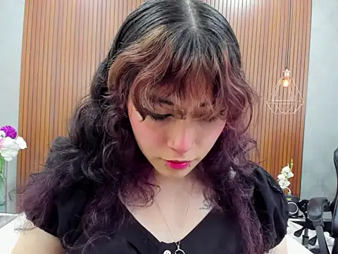 Cybercore_Shy Show in webcam