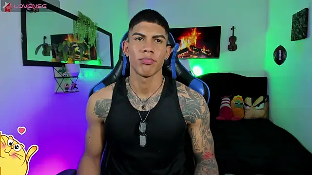 Pokazy przed kamerką – Damian_latinxxx