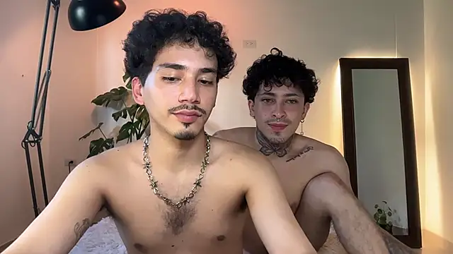 XXX chat uživo modela Noah_and_Steven