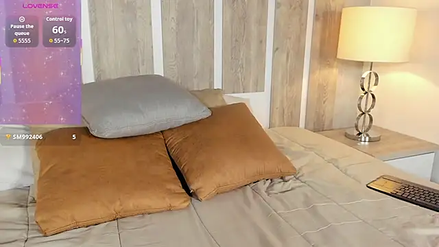 Chat +18 de EmilySearss ao vivo