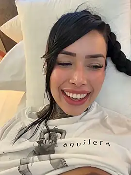 belllbonniie Show in webcam