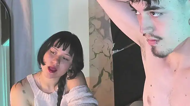 Couple_In_Heat Adlı Modelin Web Kamerası Şovu
