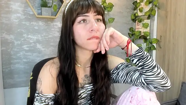 Mhelanny2's Live XXX Chat