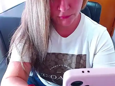Chat XXX en directo de KikaxLove
