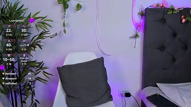 XXX chat uživo modela Quiinn_bx