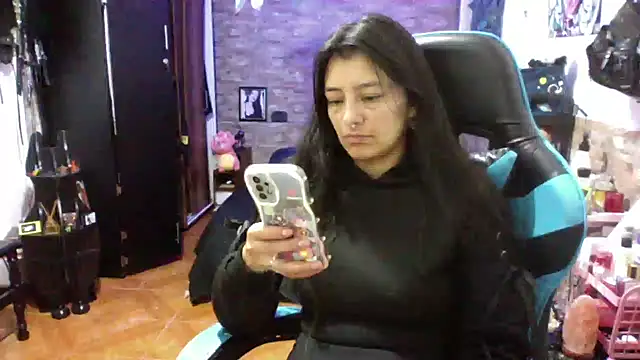 AngelaQueen_ élő XXX-chatje