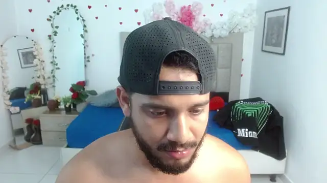 Enzo_fox webcam show