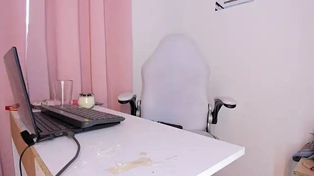 kattypinkk – Naživo XXX chat