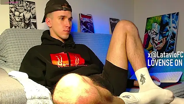 Midnighter_ Show in webcam