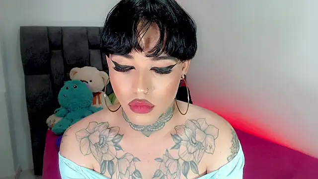 Pokazy przed kamerką – little_star_porn