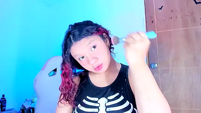 Emily_Coper18 Adlı Modelin Canlı XXX Sohbeti