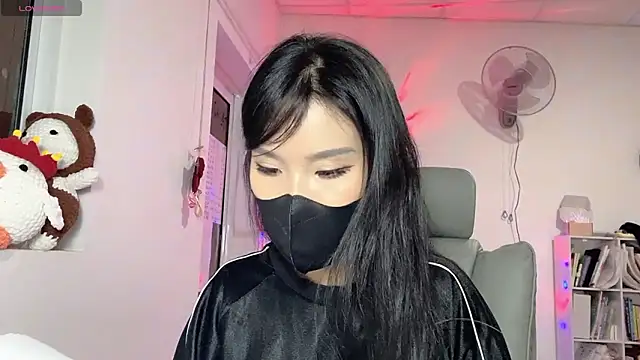 Tieu-May Adlı Modelin Canlı XXX Sohbeti