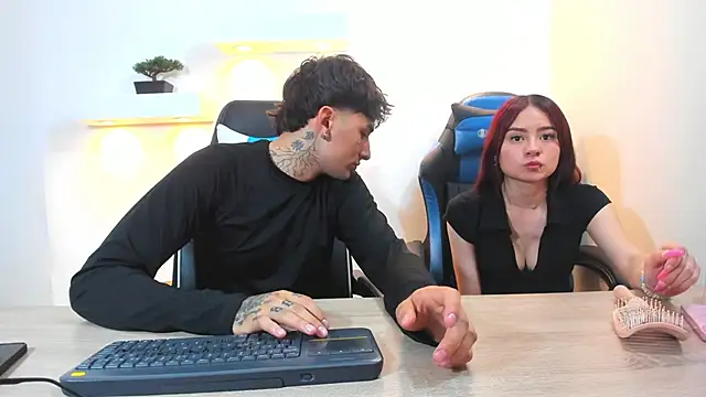 Kenji_n_Rousse Adlı Modelin Canlı XXX Sohbeti
