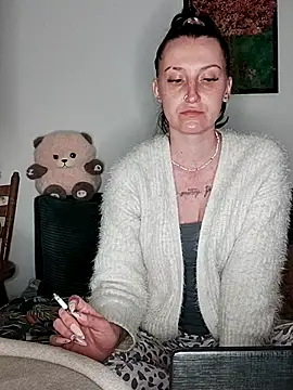 Chat +18 de Goddessm00n1 ao vivo