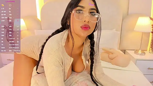 SalomeeBell Adlı Modelin Canlı XXX Sohbeti