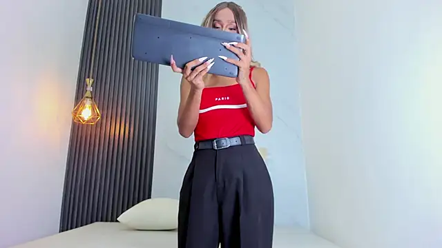 Show de NicoleMadrird na webcam