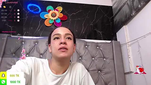 LAILAGUMMY Chat XXX in diretta