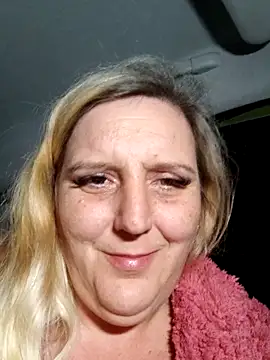 BecciDeluxe Adlı Modelin Canlı XXX Sohbeti