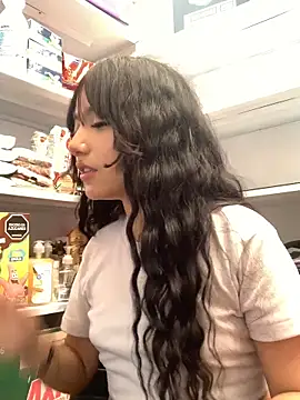 MayyBonita élő XXX-chatje