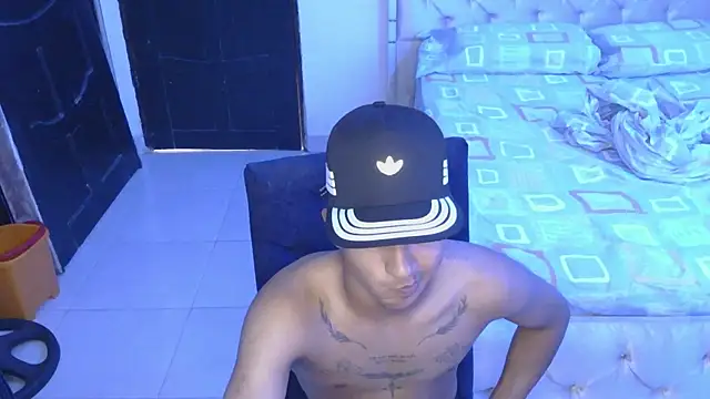 MiloRush webkamerás műsora
