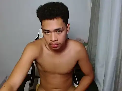 curlyasian_njxx Webcam Show