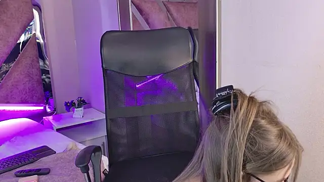 AmmyJones_'s Live XXX Chat