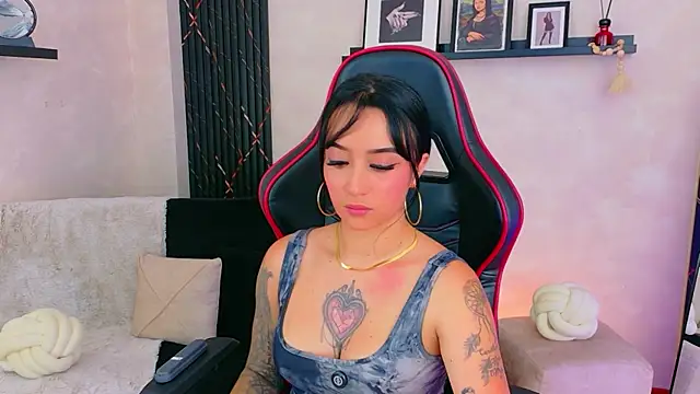 Czat XXX na żywo – EmmyEvans1