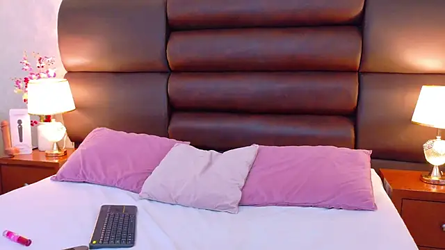 XXX chat uživo modela LiahRose_
