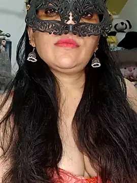 BhabhiPooja69 Adlı Modelin Canlı XXX Sohbeti