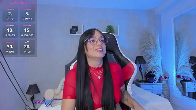 Chatroom XXX en direct de EmiliaRose_