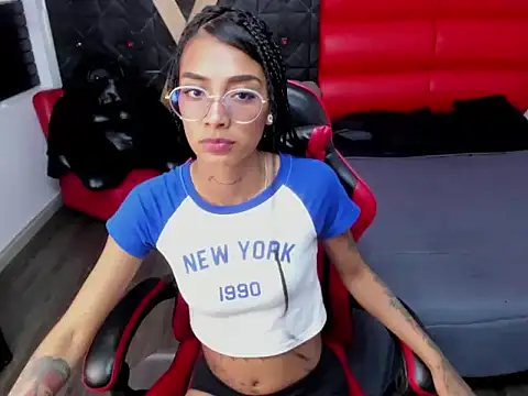 Chat +18 de KarlaSlutSkinny__ ao vivo