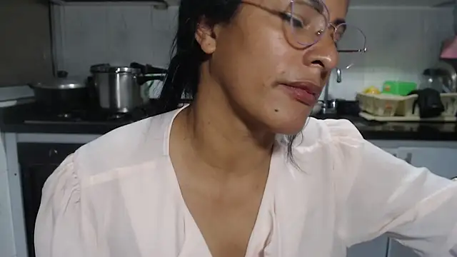 kateleyagrey Chat XXX in diretta