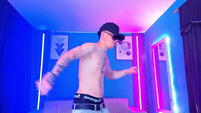 Chat +18 de LegacyOFHorus ao vivo