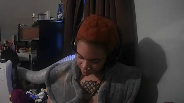 nickytheehawtie Chat XXX in diretta