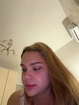 Kitty2490 live XXX chat