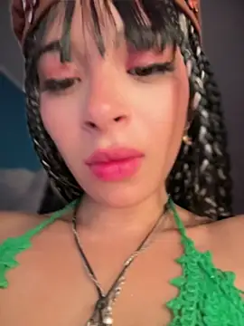 Sasha-firee Adlı Modelin Canlı XXX Sohbeti