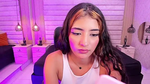 VictoriaaBlair Adlı Modelin Canlı XXX Sohbeti