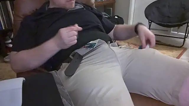 TXRyan1996 Show in webcam