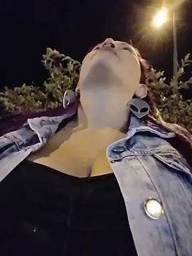 sophie_banger: διαδικτυακό σόου στην κάμερα