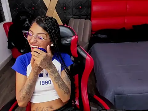 XXX chat uživo modela KarlaSlutSkinny__