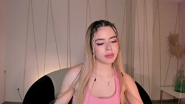 JuanitaClay's Live XXX Chat