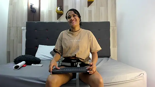 GabyRouge Chat XXX live