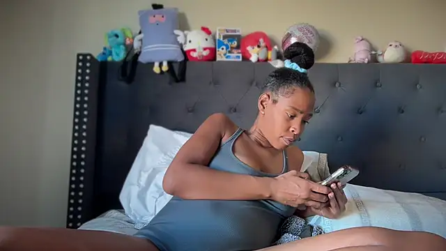 Cum2Charm Live XXX-Chat