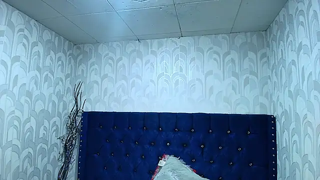 CarolineBrunx's Live XXX Chat
