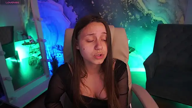 TinyNatalie Chat XXX in diretta