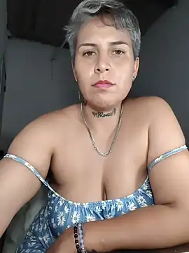 XXX chat uživo modela Yessi_rousse