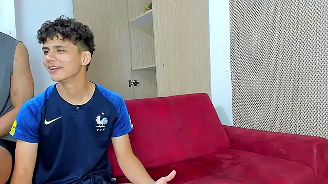 willy_sexxx18 Show Webcam