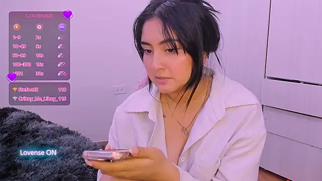 Chat +18 de ViolettaKai ao vivo