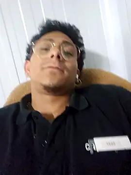 YessLaEsencia's Live XXX Chat