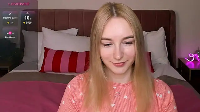 Shy_Polly Chat XXX in diretta
